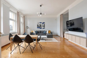 WeHost Luxurious 2BR in the Sea-Side Neighbourhood